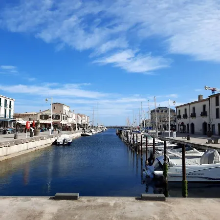 Appartamento De Charme Sur Le Port De *